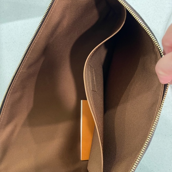 Louis Vuitton clutch - Picture 11 of 13